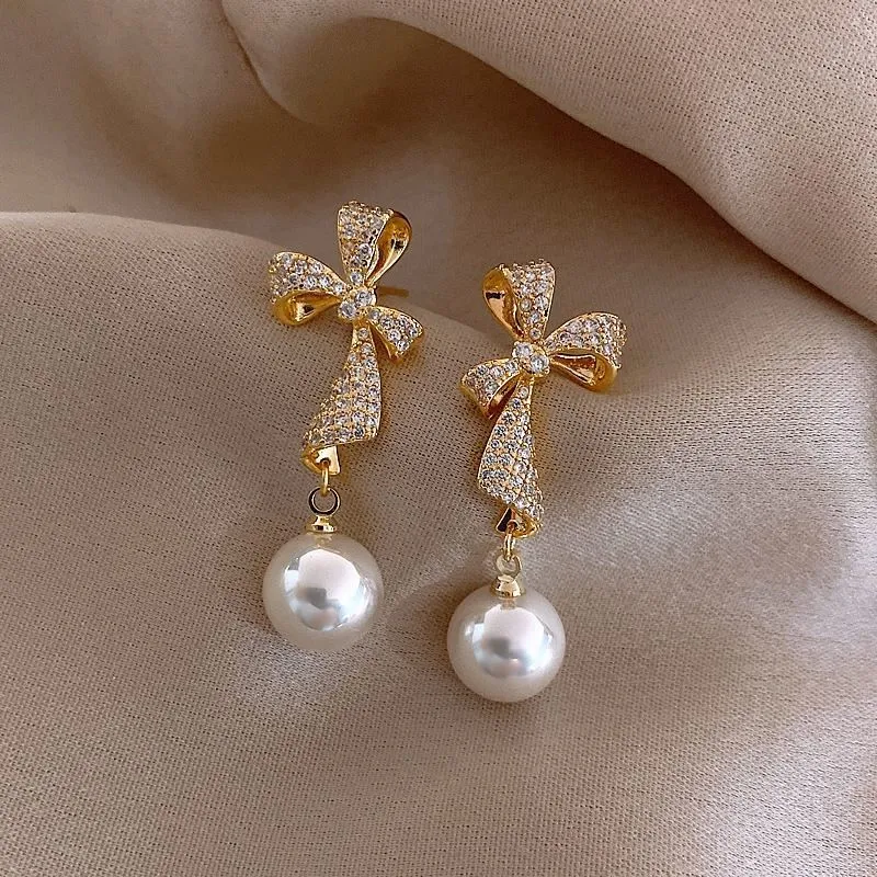 French Light Luxury Gold Tulip Flower Pearl Stud örhängen för kvinnor koreanska zirkon Utsökta örhängen Party Christmas Jewelry Gift