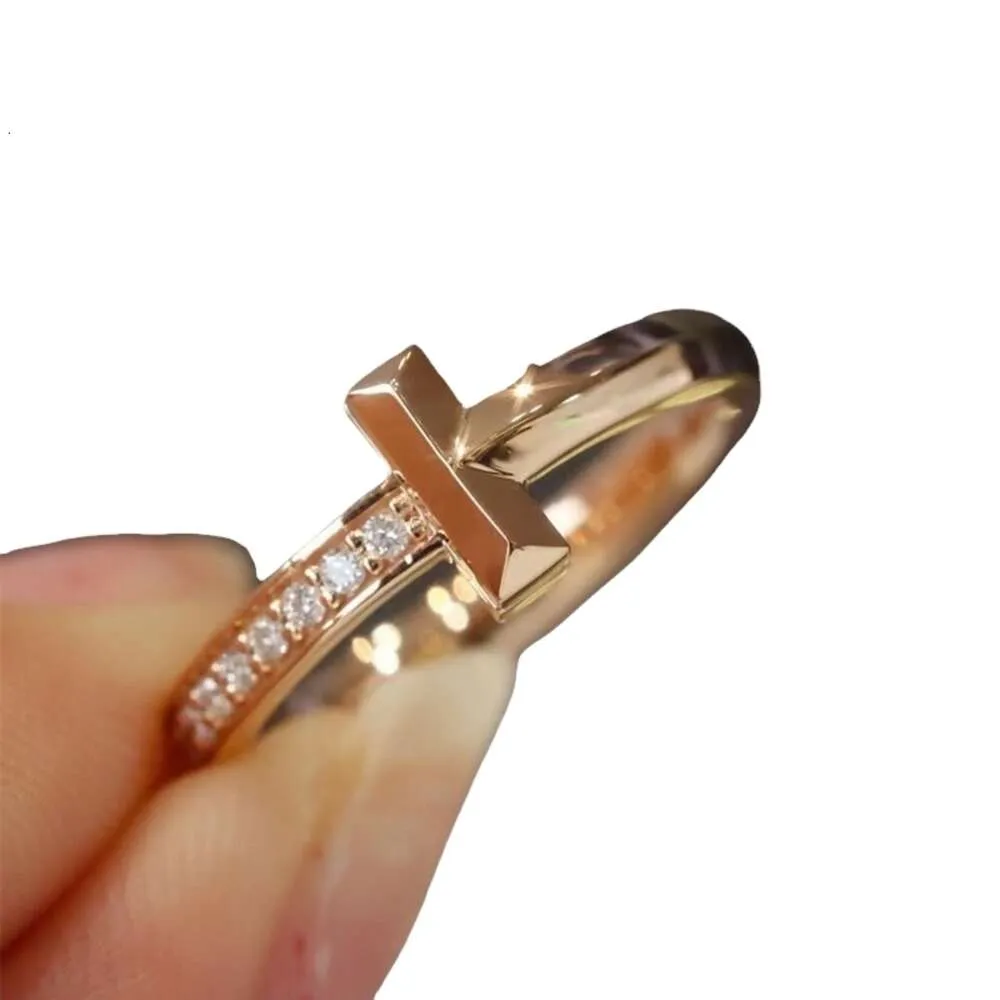 Ring tiffanyes designer kvinnor toppkvalitet silver ring korsformad diamantpläterad tjock guldpar ring kvinnlig hantverk