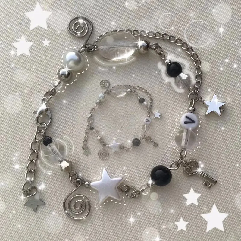 Strand Handmade pärlstav svart initialt armband | Y2K Grunge Armband | Star Charm Armband