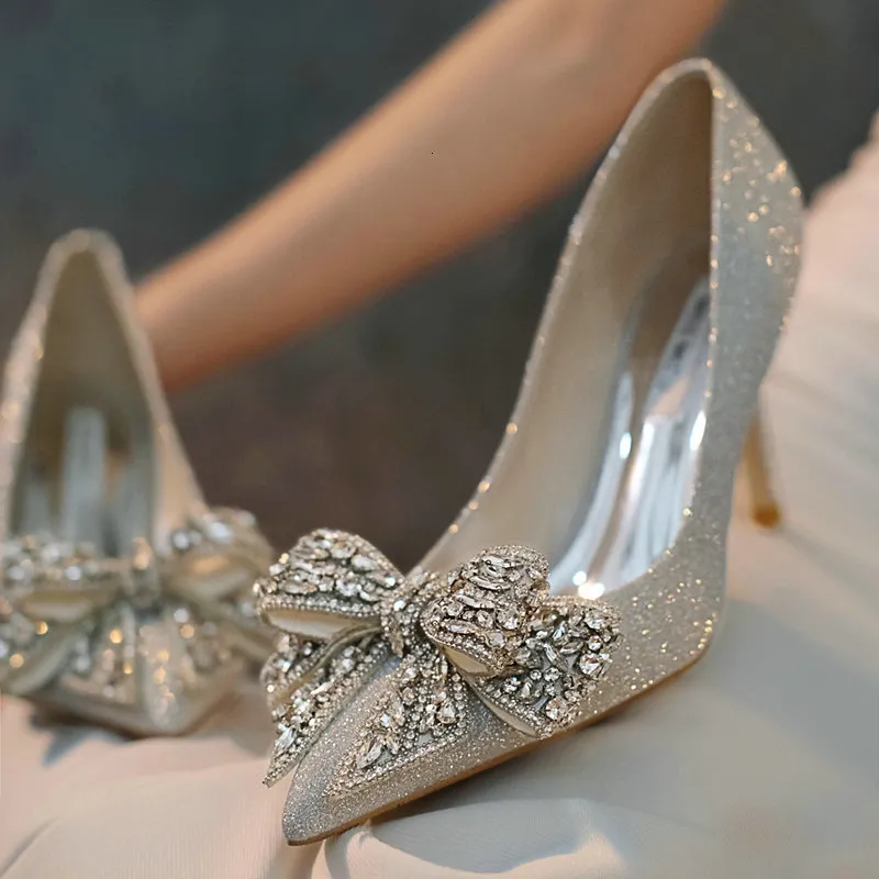 Chaussures habillées Sepatu Pernikahan Mewah 2023 Baru Perak Berlian Buatan Pita Berpayet Hak Tinggi Perempuan Stiletto Pengantin 230425