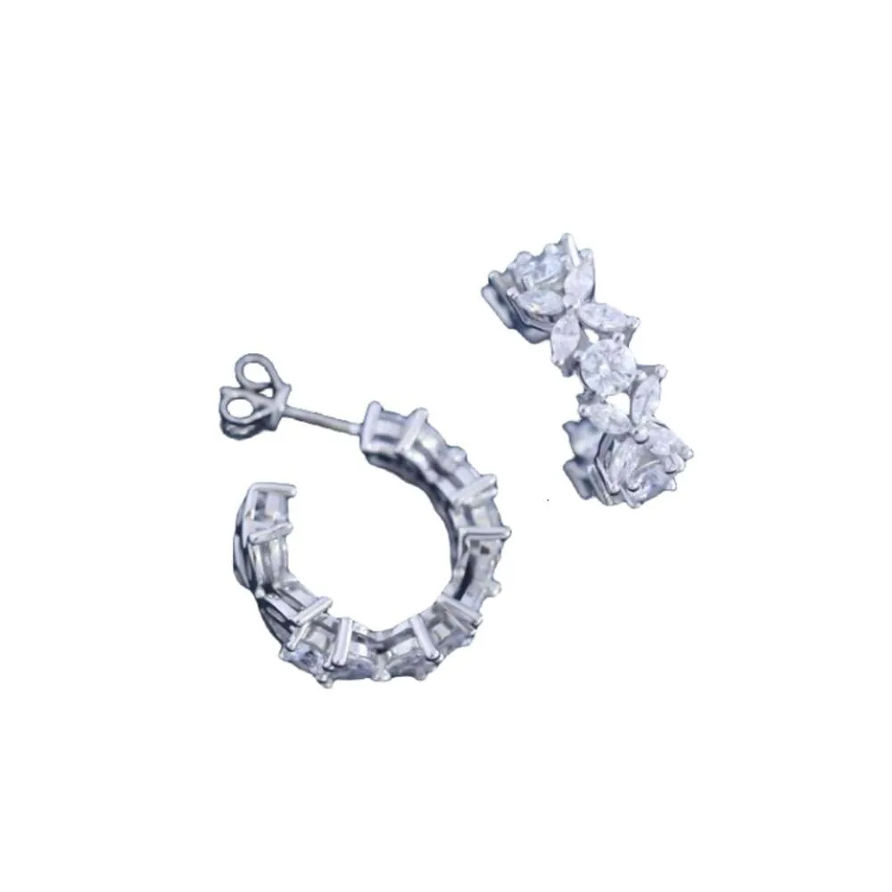 Tiffanyes Designer Boucle d'oreille Top Qualité Pur Argent Rond Diamant Cristal Fleur Boucles D'oreilles Pour Les Femmes De La Mode Lumière De Luxe Petites Et Élégantes Boucles D'oreilles