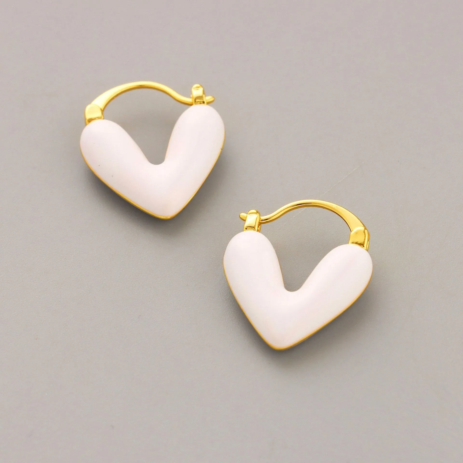 New Fashion Heavy Industry Design Solid Color Enamel Glaze High Quality Heart-Shaped Temperament Commute All-Match Earrings Wholesale
