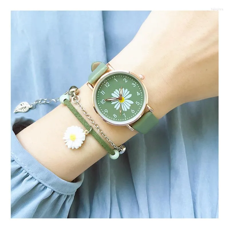 Relógios de pulso Design de discagem de margarida fresca Ladies 2023 Moda Casual Women Women Flower Number Número Mulher Leather Quartz Watch