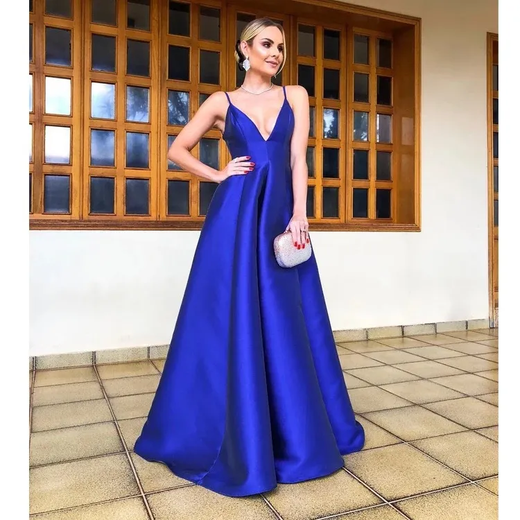 Тонкие спагетти Королевские голубые атласные выпускные платья для женщин V-образное выступление простые линии формальные платья для вечеринок Империя талия Элегантные вечерние платья 2023