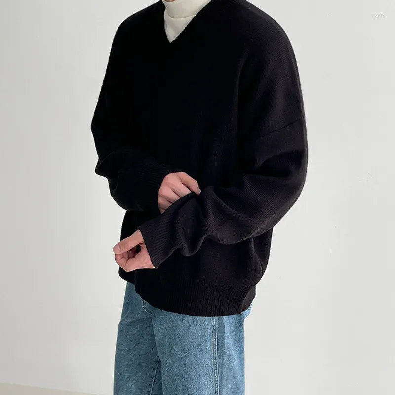 メンズセーターSyuhgfa Men 2023 Winter V-Neck Theing Sweater Solid Color Curagy Pulloversファッション韓国スタイルの編み物男性