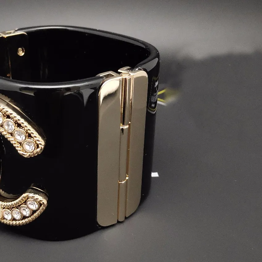 Chang Love Bangl Convient pour les détails officiels de la femme de bracelet de concepteur féminine 15-17cm.