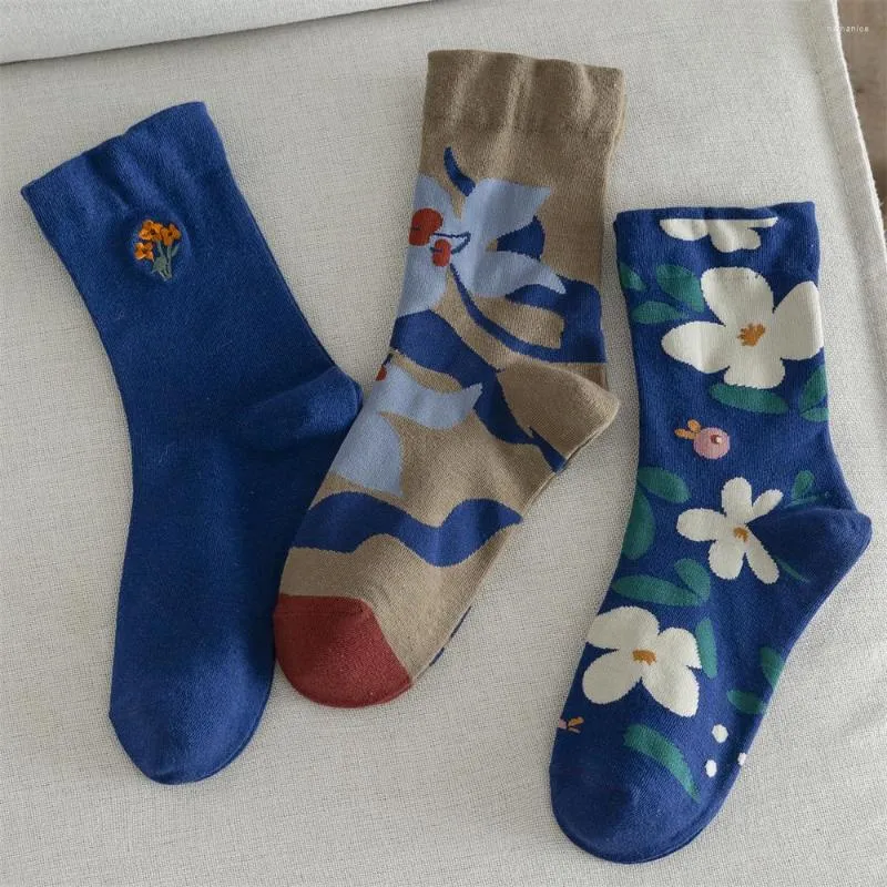 Damensocken Blau Retro Bestickt Fun Medium Tube Happy Funny Cotton Cute Japanese Fashion Spring Print Harajuku Autumn White