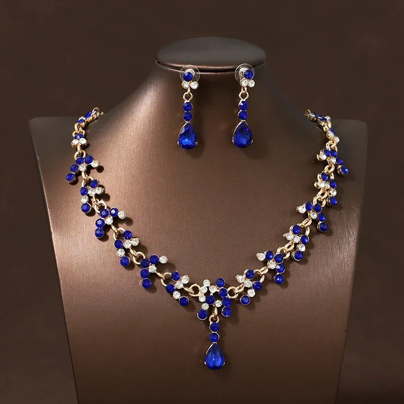 Perlenketten Itacazzo Braut Hochzeit Klassisches Halsketten-Ohrring-Set Exquisit und elegant für Damen, geeignet für Partys, Festivals 231124