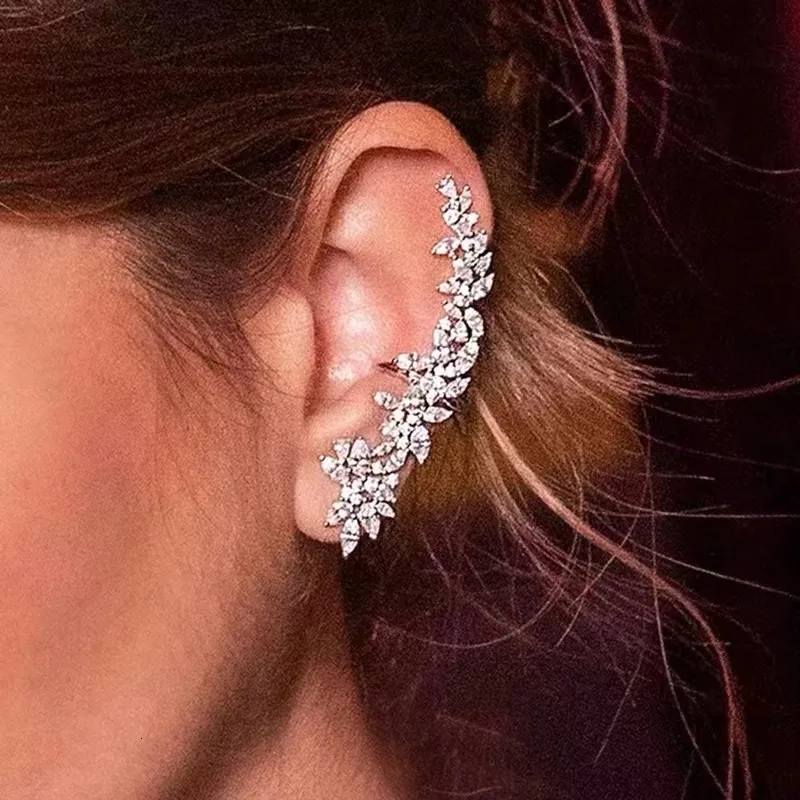 Hoop Huggie Janekelly Snowflake Flower Boom Asymmetriska kubiska zirkonier Kvinnor Engagemang Ear Bone Cuff Earrings Stud Party Jewelry 230425