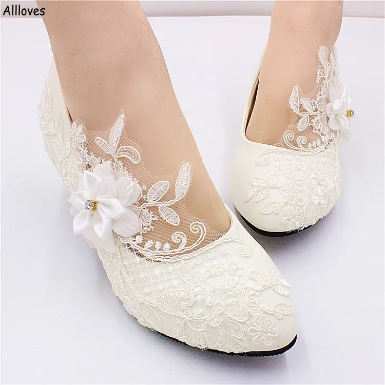 White Pumps Women Wedding Shoes For Bride With Handmade Flower Rhinetones Elegant Lace Appliqued High Heel Loafers For Ladies Bridal Party Shoes CL2046