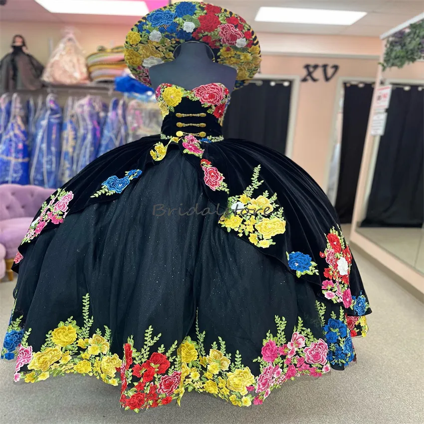 Vestidos de quinceanera negros mexicanos vintage 2023 Flores coloridas Puffy Gothic Prom Dress Corset Vestidos 15 Xv Anos Birthday Party Sweet 16