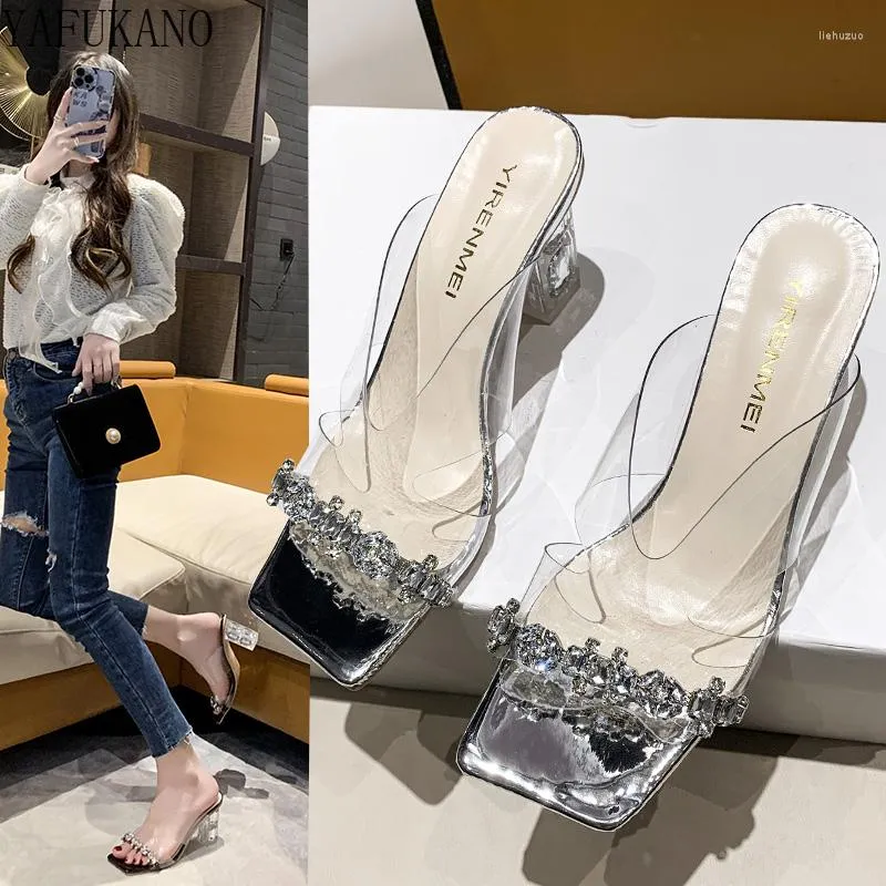 Pantoufles Européenne Américaine Sexy Talon Épais Sandales Creuses D'été Strass Transparent Diapositives Robe De Soirée Élégante Chaussures En Cristal