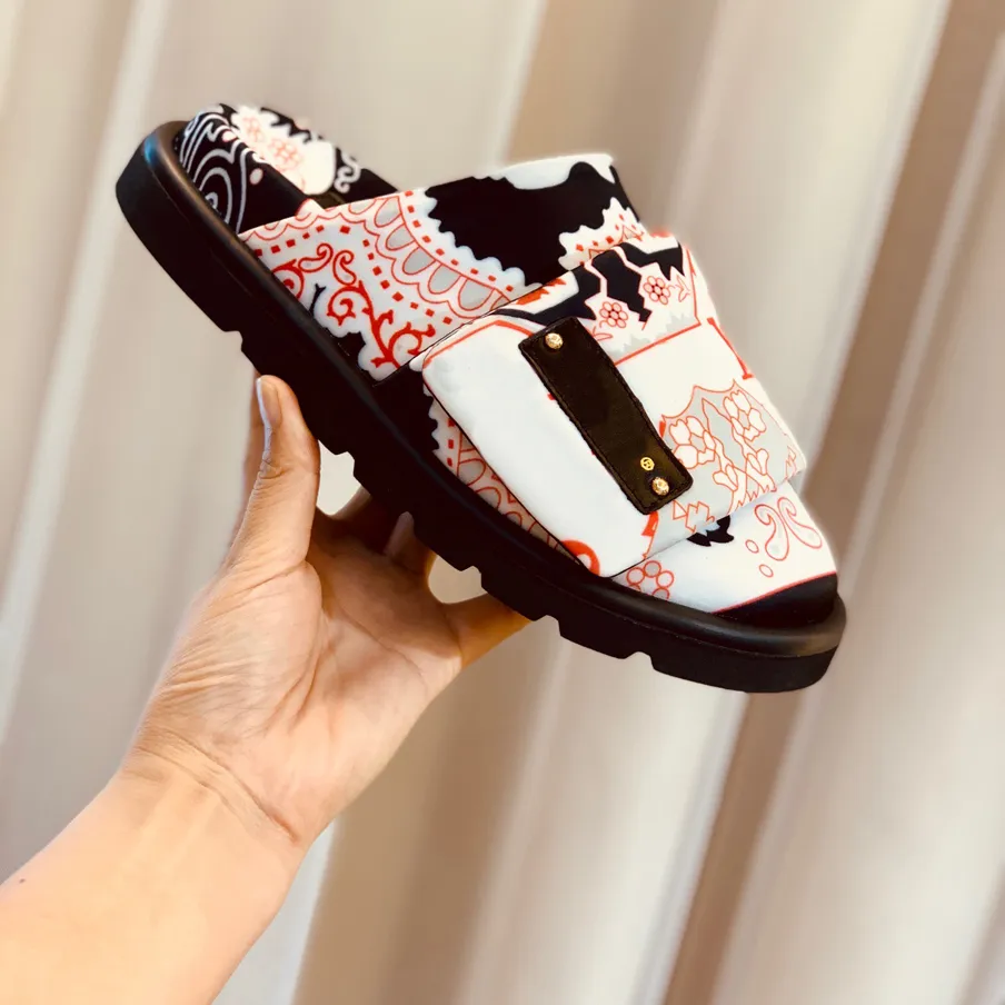 Pantofole di deals marca