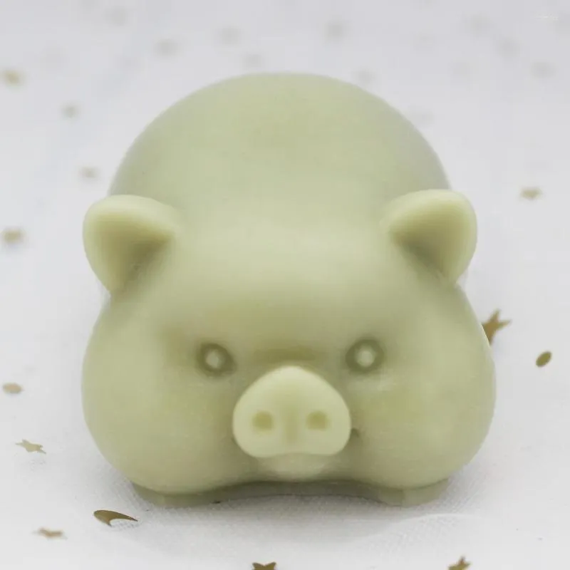 Baking Moulds C1293 Little Fat Pig Handmade Soap Incense Chocolate Cake Die Moss Silicone Mould