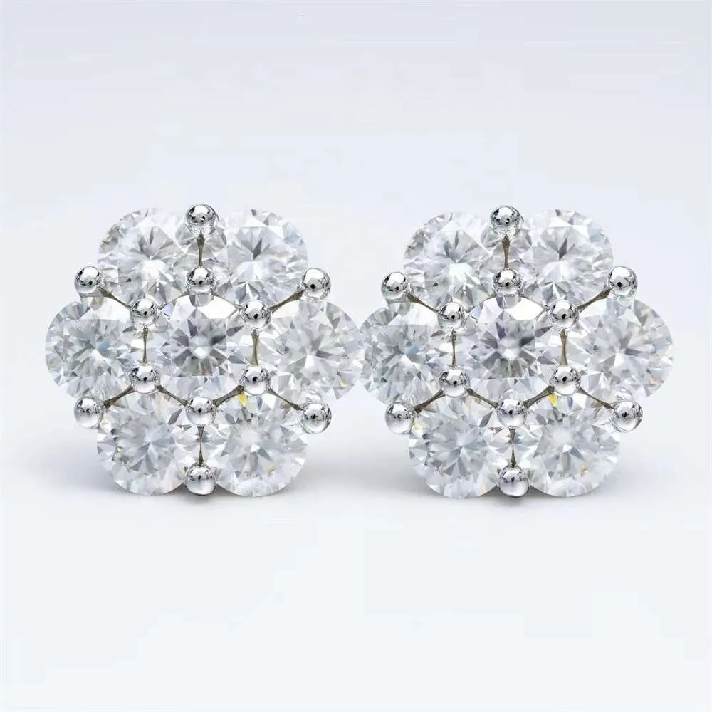 クラスターフラワーデザインユニセックスの男性Hiphop SterlingSier Moissanite StudEarrings女性