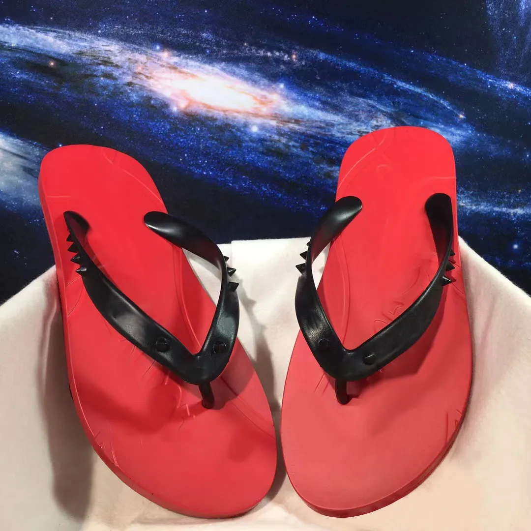 2023new designer Loubi Flip woman luxury rubber sandals slim man straps glossy rivet sandalen kid shoe top shoes factory platform slipper beach flat slide