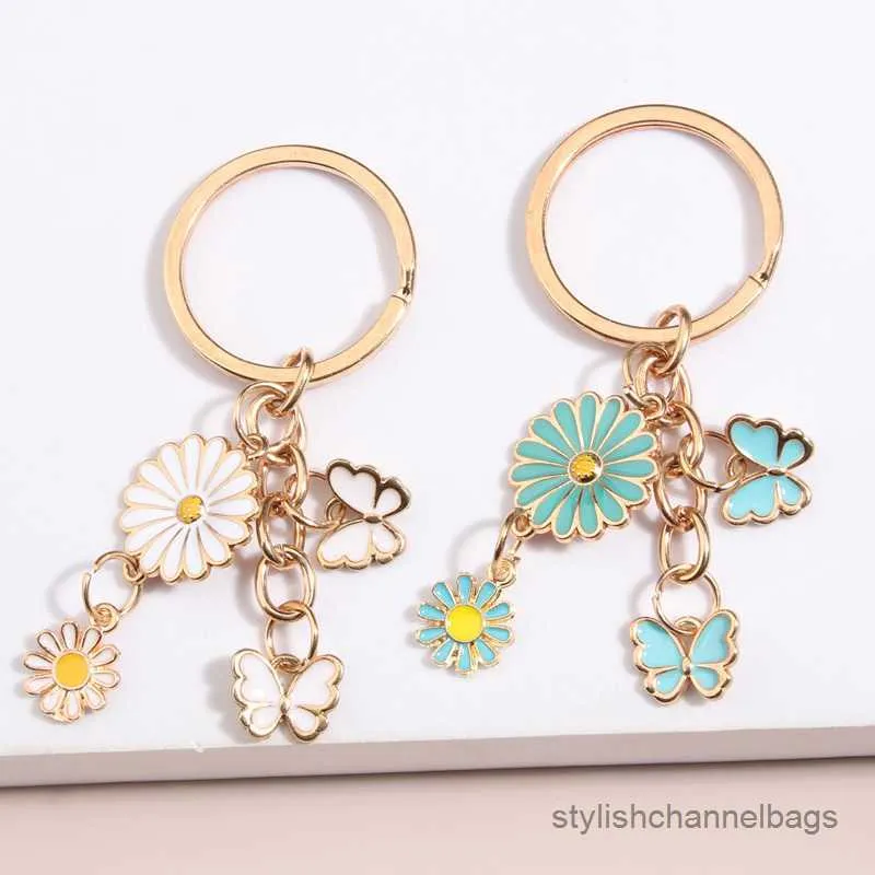 4pcs Keychains Cute Enamel Keychain Sunflower Butterfly Key Ring Small Flower Key Chains Souvenir Gifts For Women Girls Handmade Jewelry