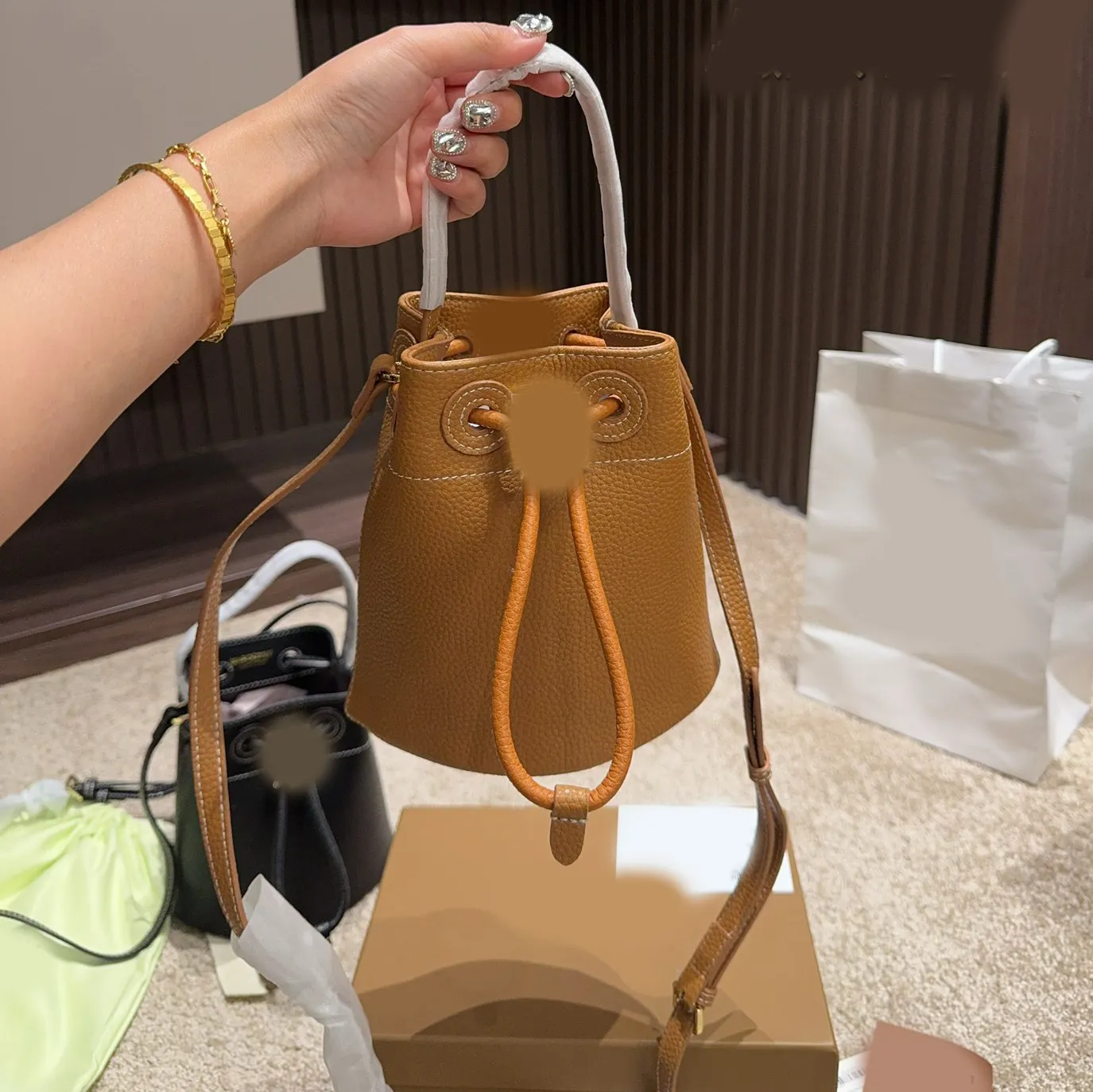Branded bucket bag outlet