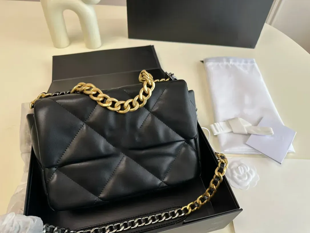 Imported Luxury Bags |2023 deigner Clucher, Hand Bag सिंगल ब्याग कोरियर |  Sitara Designer Bags - YouTube