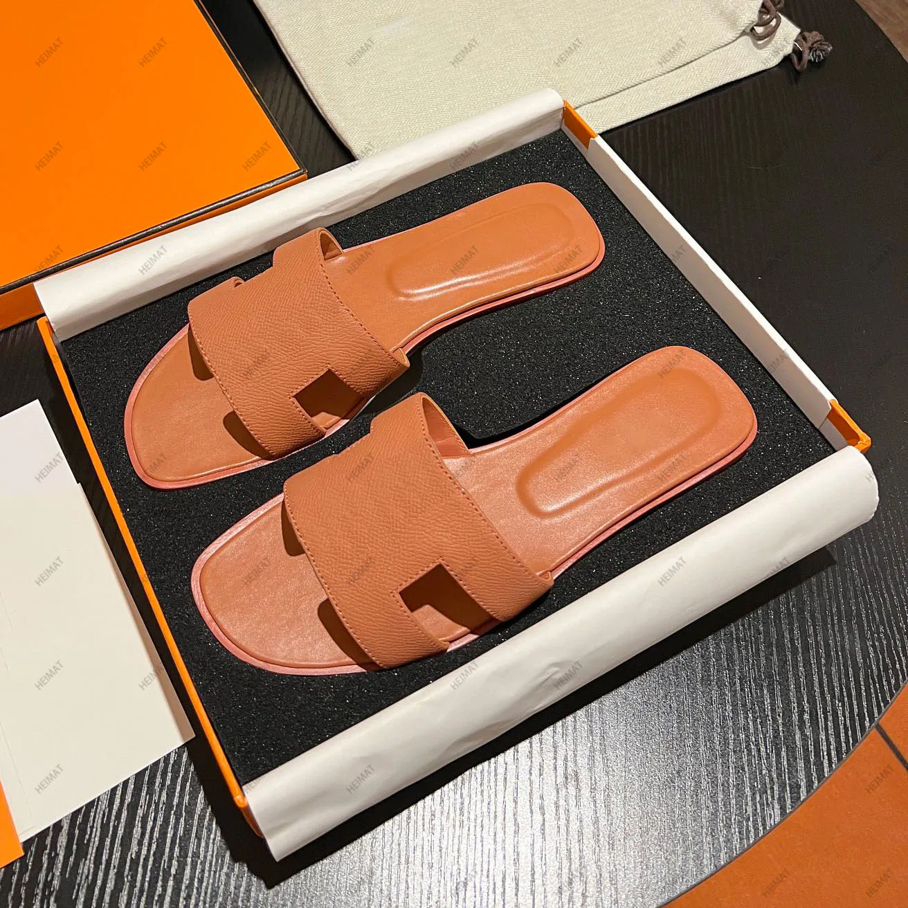 DHgate.com:Womens Luxury Leather Slippers Sandals