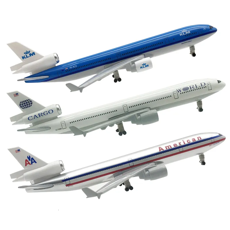 Aircraft Modle 20CM Diecast MD11 MD-11 B777 KLM American World Cargo Airlines Airplane With Base Landing Gear Wheels Alloy Aircraft Plane Toy 230426