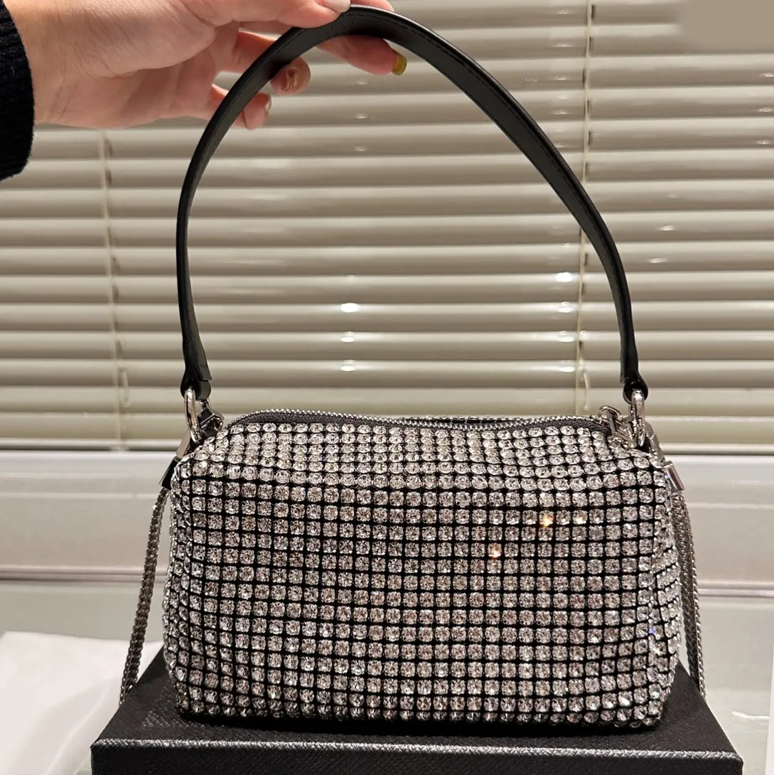 Diamond Bags Designer Brand Bag Totes Chains Crossbody Luxury Handväskor Kväll Fashion Axel Högkvalitativ väska Women Letter Purse Telefonplånbok Konstverk