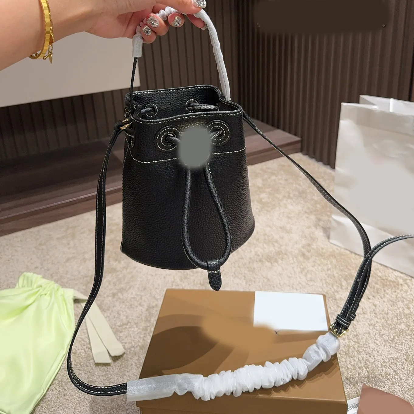 Branded bucket bag outlet