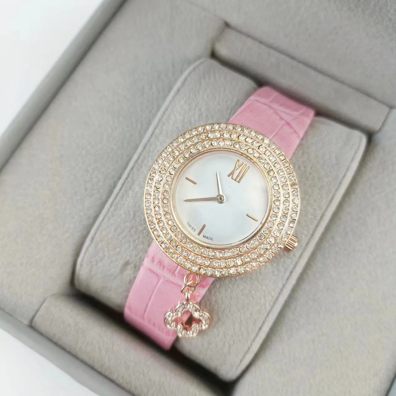 2024 Womens Cleef Nelsonic Diamond Quartz Watch With Three Stitches
