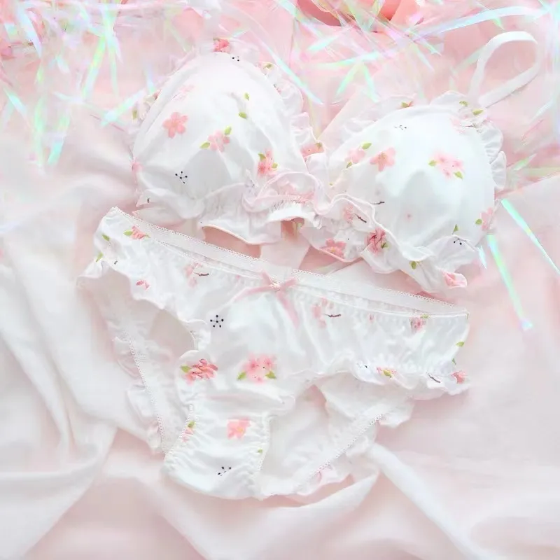 Kawaii Japanese Lolita Bra And Panty Set Back For Women Soft And Cute Sleep  Intimates With Wirefree Fabric 230426 From Kong02, $14.68