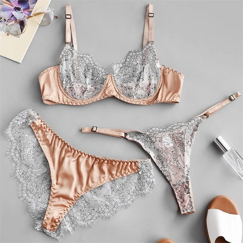 Ensembles de soutiens-gorge Cils pour femmes Coutures en dentelle Sous-vêtements sexy Soutien-gorge à armatures et culotte Trois pièces en maille fine Ensemble de lingerie érotique transparent 230426