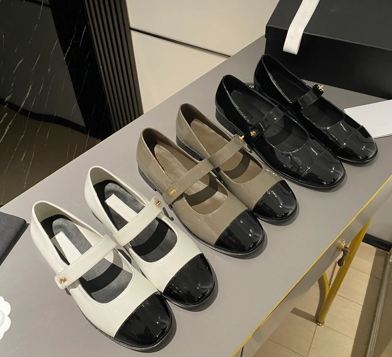 En kaliteli seksi shoesspring sonbahar kadınlar rahat ayakkabılar moda patent deri daireler Mary Janes Low Toe Toe Tole Strap kadın parti elbise düz kanal