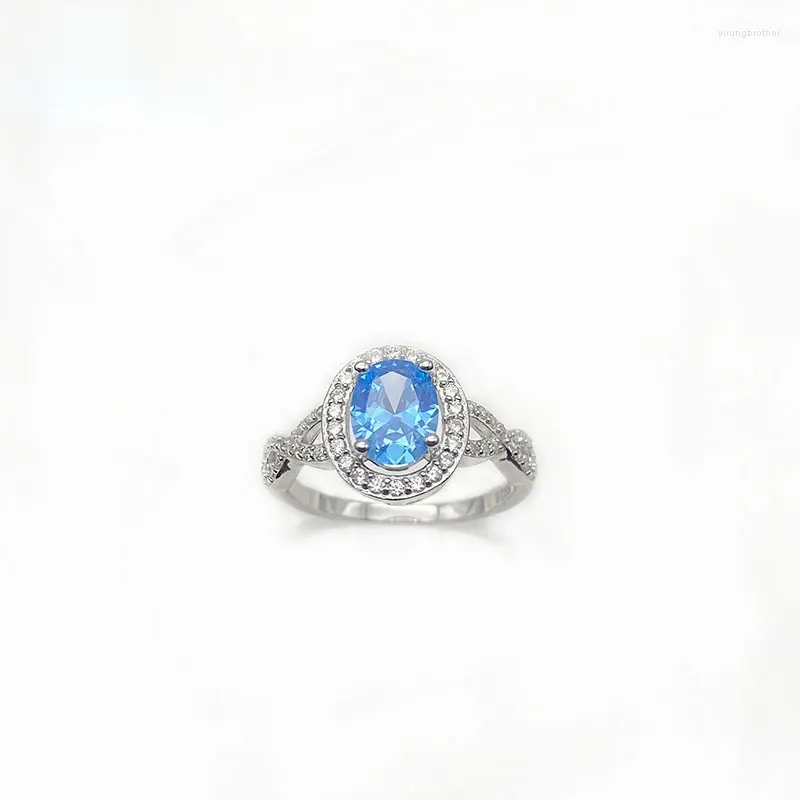 Cluster Rings 2023 Fashion S925 Sterling Silver Inlaid Light Blue Zircon Ring For European And American Women's Proposal