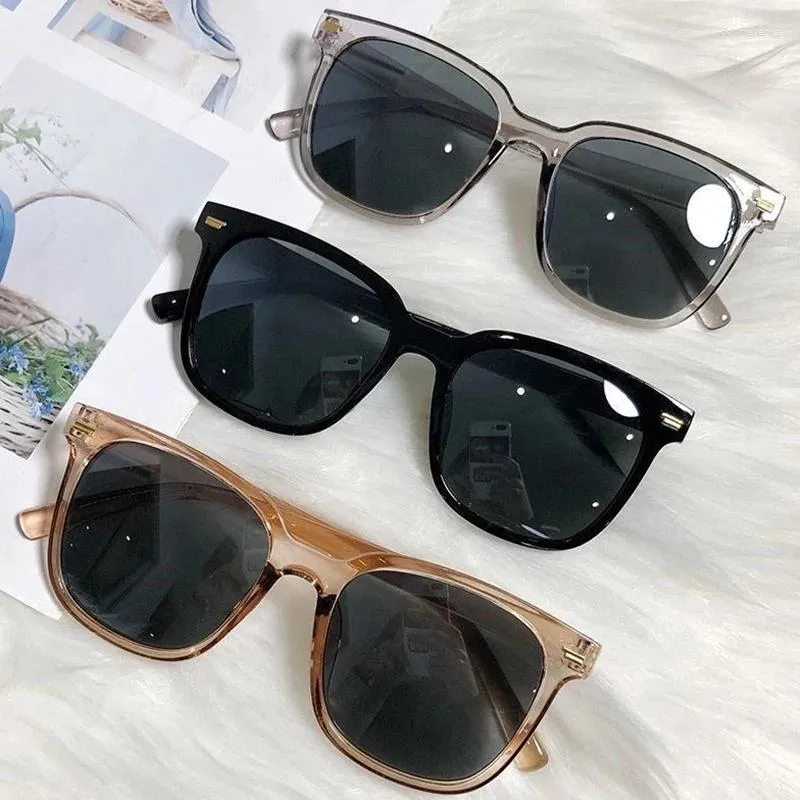 Solglasögon sommar för kvinnor fyrkantig trendig stil solglasögon vintage nyanser glasögon uv400 skydd cool streetwear glasögon