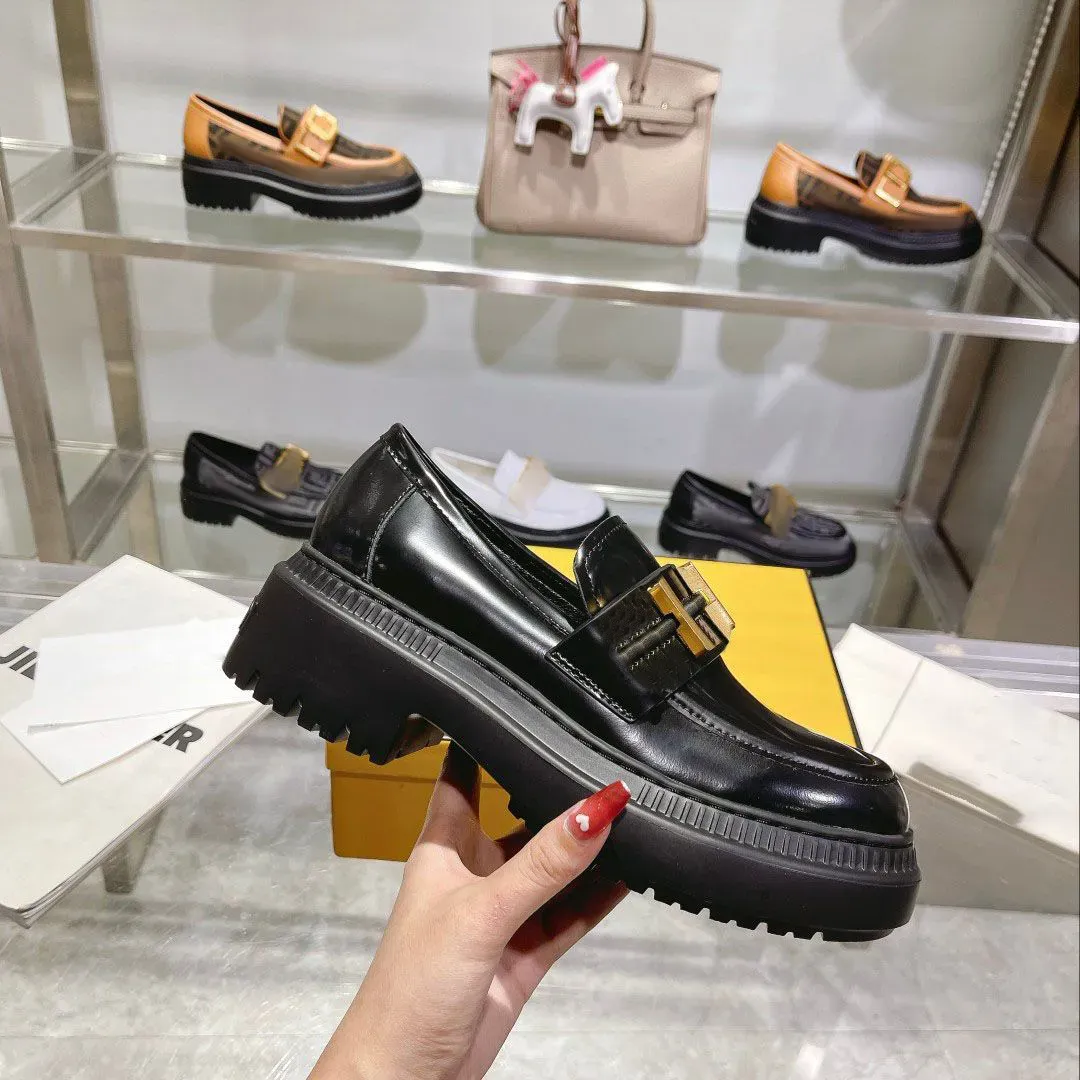 Wholesale DHgate Designer Graphy Loafer: Womens Black And