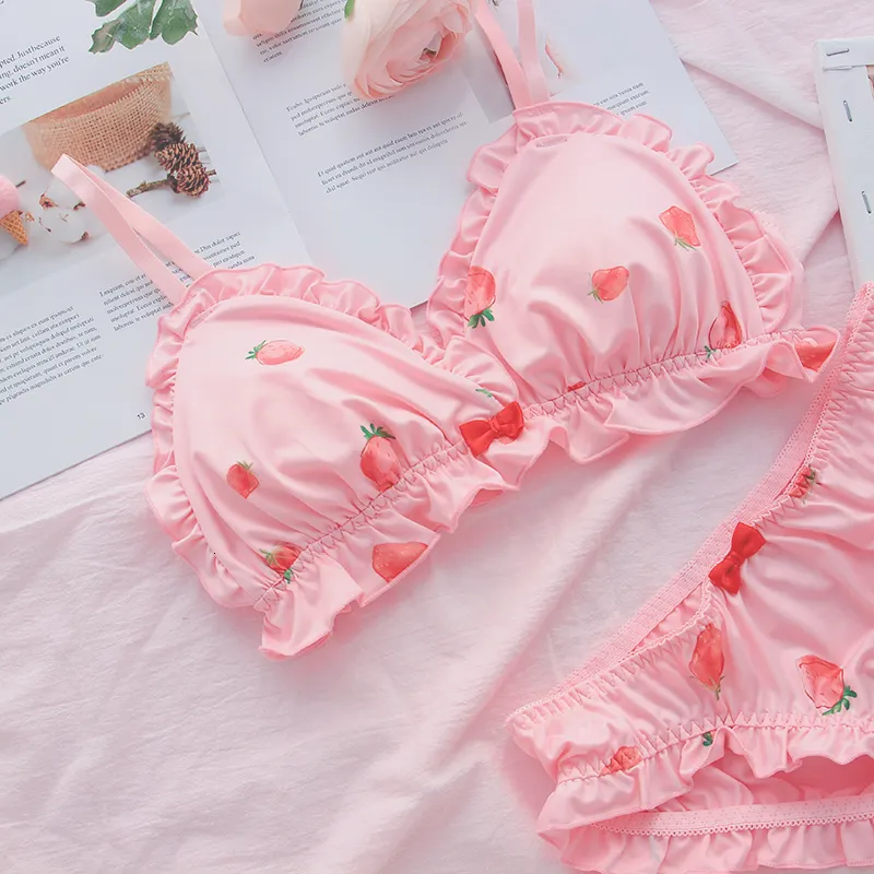 Bras Sets Strawberry Japanese Milk Silk Bra Panties Set Cute Girl Wirefree  Bra Kawaii Lolita Bra And Panty Set Pink Lingerie Underwear 230427 From  Kong00, $32.68