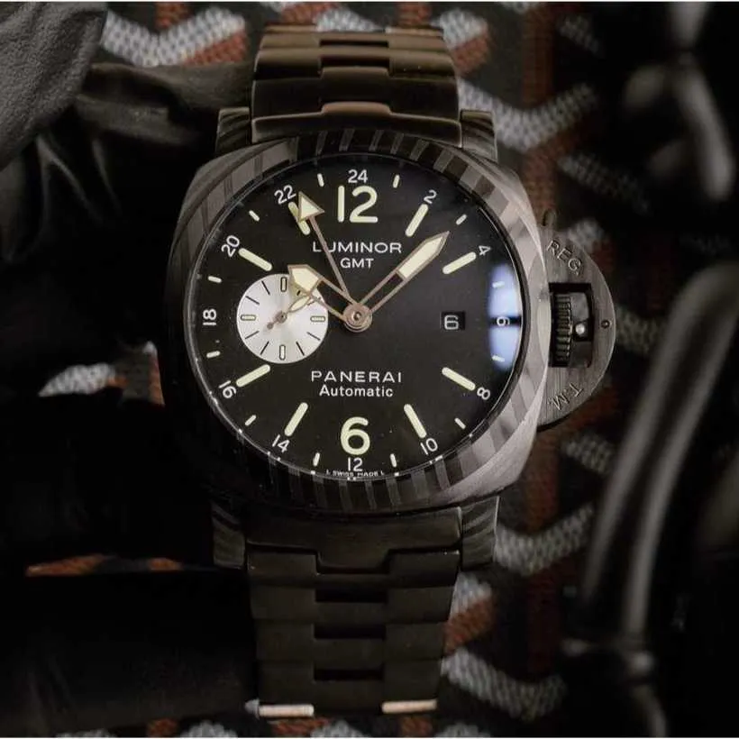 Orologi da orologio di design per uomo Movimento meccanico automatico Specchio in zaffiro Dimensioni 44mm 13mm Cinturino Orologi da polso sportivi di lusso