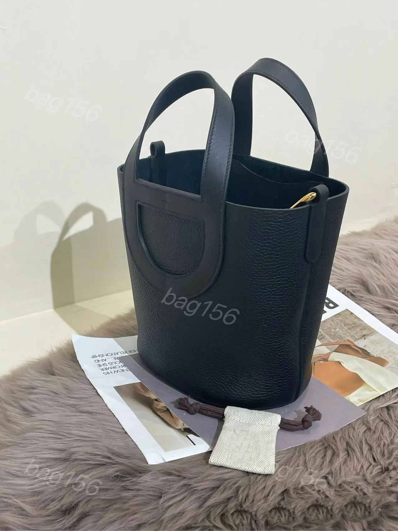 2023 New mirro bag Vegetable Basket Day Buckle in the loop 18cm 23cm Women's Bag Soft Leather One Shoulder Cross Shoulder Soft Tote Bag Water Bucket Bag Handbag 10A