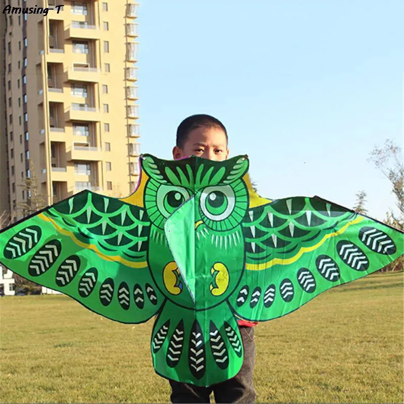 Drachenzubehör Fliegende bunte Cartoon-Eule mit 110-cm-Schnur für Kinder im Freien Spielzeug 230426