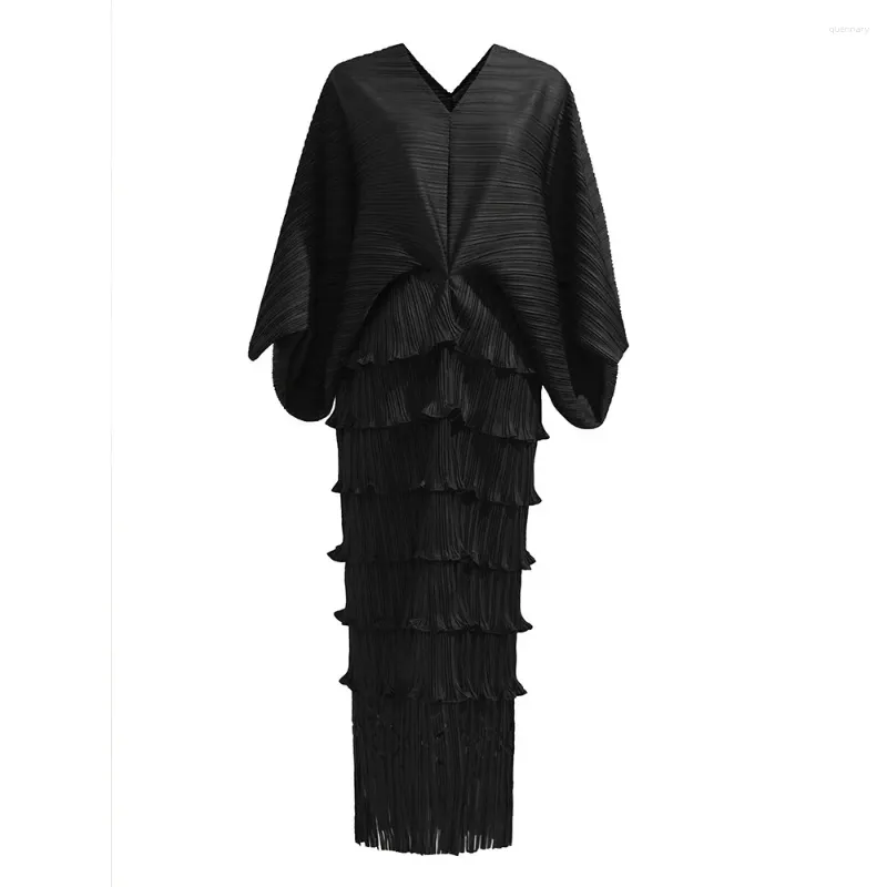 Robes décontractées Miyake robe plissée automne femmes mode tempérament manches chauve-souris col en V grande taille frange hanche longue lâche