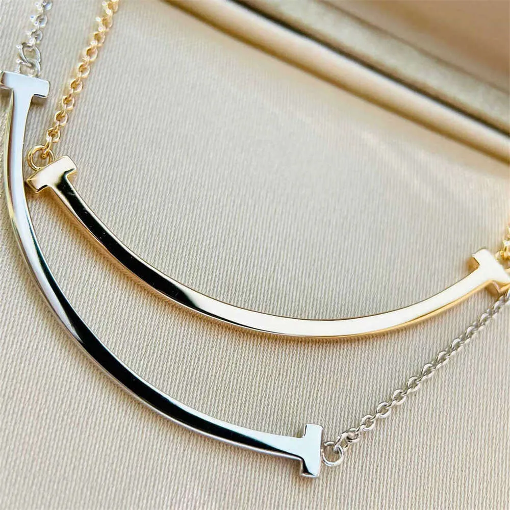 Any Designer Necklaces Smooth Pendant Women's Small Face Collar Chain Fashion Commuting Simple S Sier Diamond Free Necklace