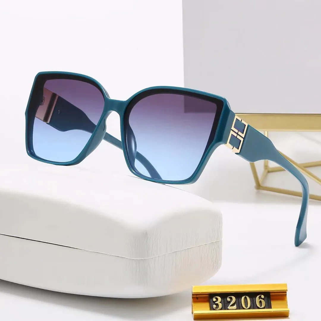 Designer merk mode zonnebril oversized zonnebril vierkante lenzen PC-poten op de brede smalle ingelegde metalen decoratie eenvoudige heren- en dameszonnebril met doos