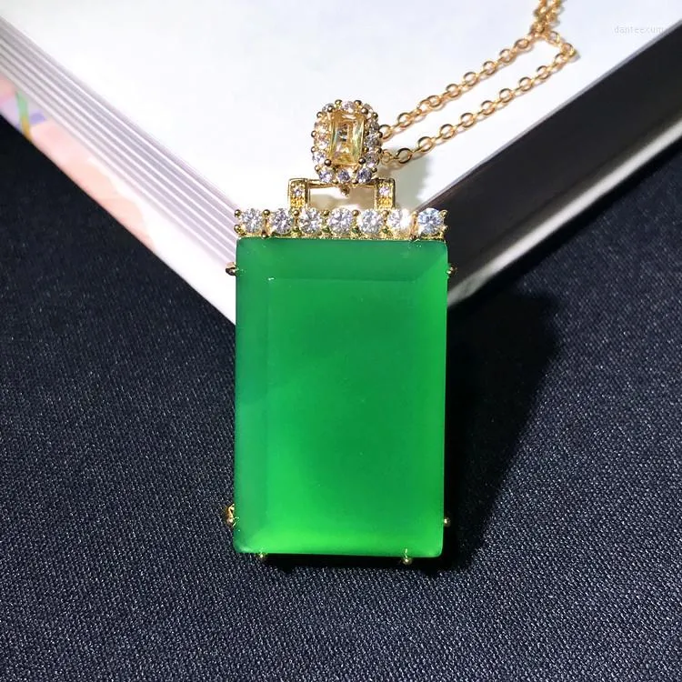 Pendanthalsband charmiga naturliga handgjorda S925 silver inlagd smaragd fyrkantig platta 20x30 m hög jade halsband