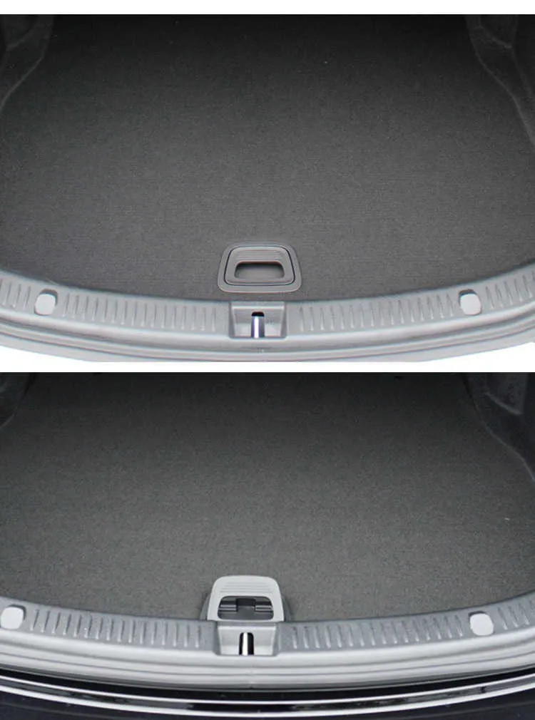 Wit Lederen Interieur Van Een Luxe, Moderne Auto. Comfortabele Witte Zetels En Multimedia Stuurwiel Dashboard Image104759776