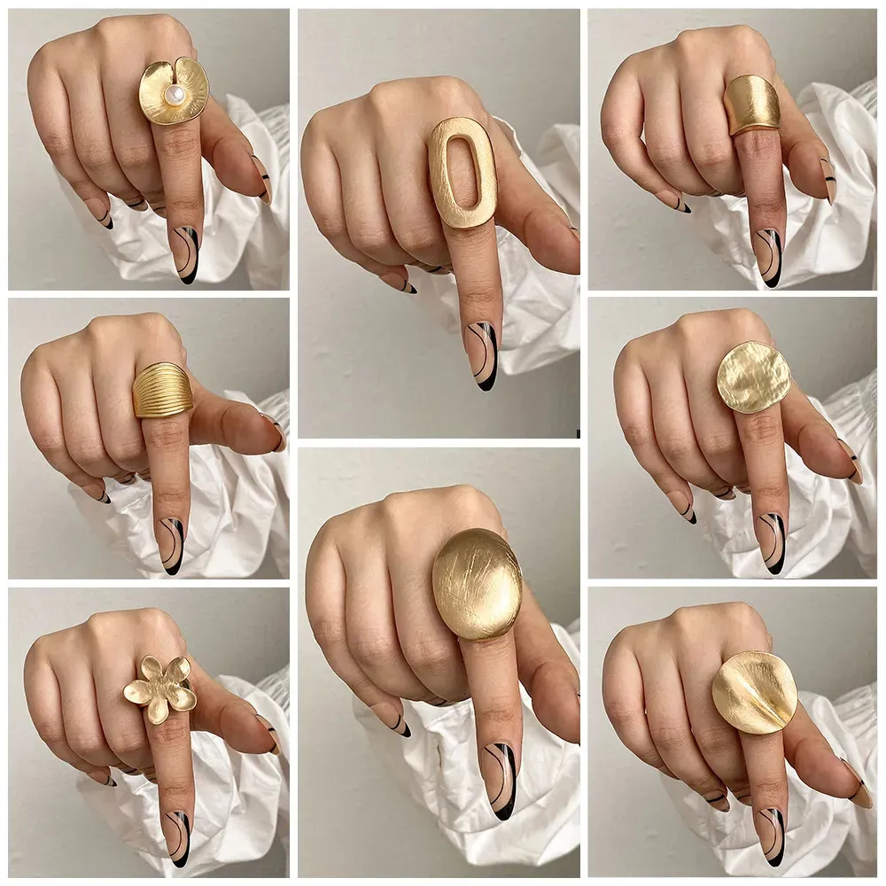 Big chunky wedding rings | Honestweddingadvice.com