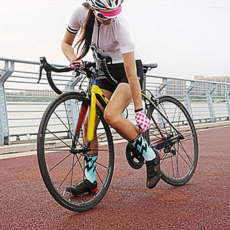 Sports Socks 1ペア実用的な屋外ではない滑り止め弾性サイクリングプロフェッショナルコンプレッションスポーツバイク