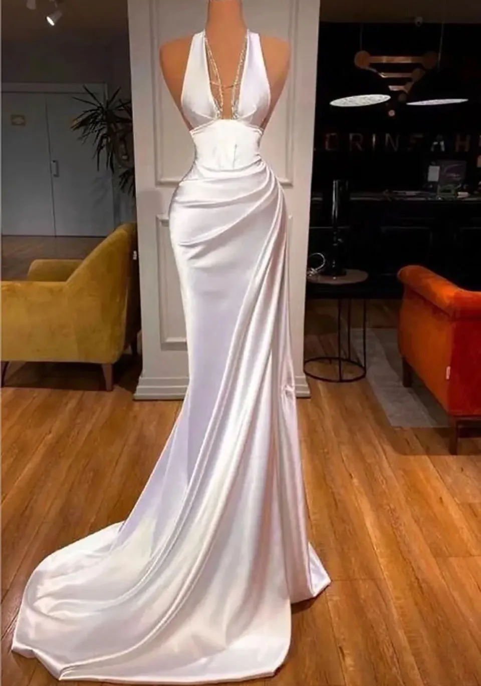 Prom Dresses White Party Ivory Evening Gown Formal Mermaid Satin dragkedja snörning upp ny anpassad ärmlös grimma pärlor pärlor