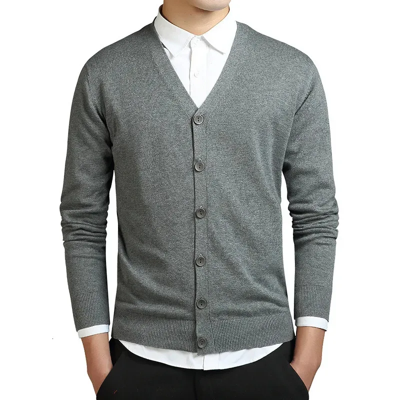 Chandails pour hommes 100% coton pull hommes à manches longues cardigan hommes col en v pulls en vrac solide bouton ajustement tricot style décontracté vêtements 231127