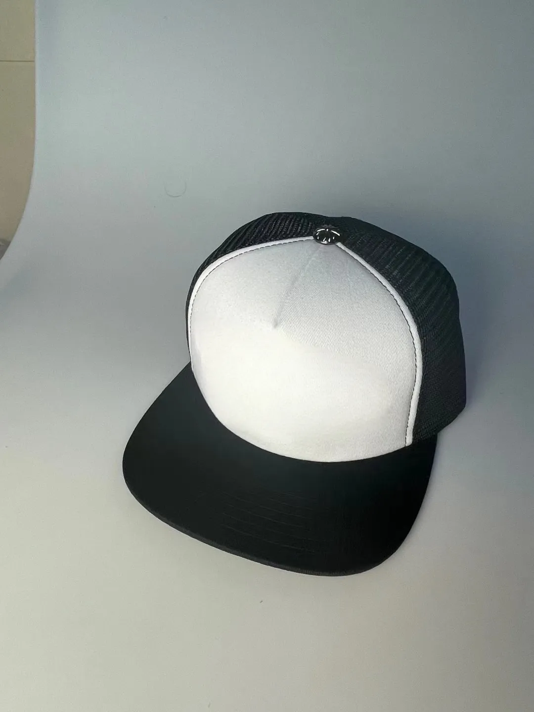 Berretti da baseball estivi in tinta unita Tonalità alfabeto Berretti in rete traspirante Cappelli per furgoni Tendenze popolari Cappelli sportivi per uomo e donna