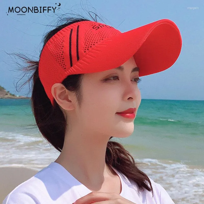 Berets Ladies Sport Golf Cap Letter Print Women Lege top hoed streep holle elastische stof zomerzon grote rand viziercaps