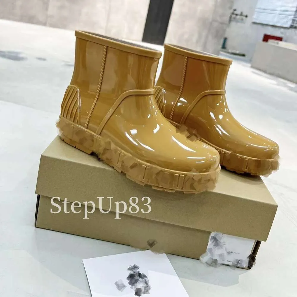 Rubber boots store wide width